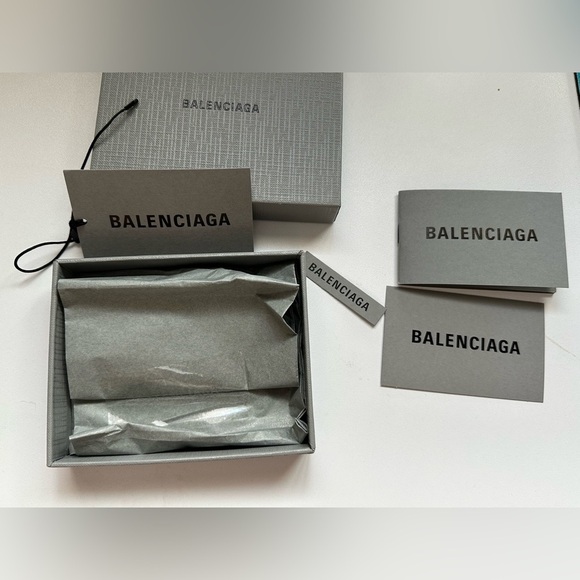 BALENCIAGA Gift Box and Stationary NEW Logo 5x4x1 - Picture 4 of 5